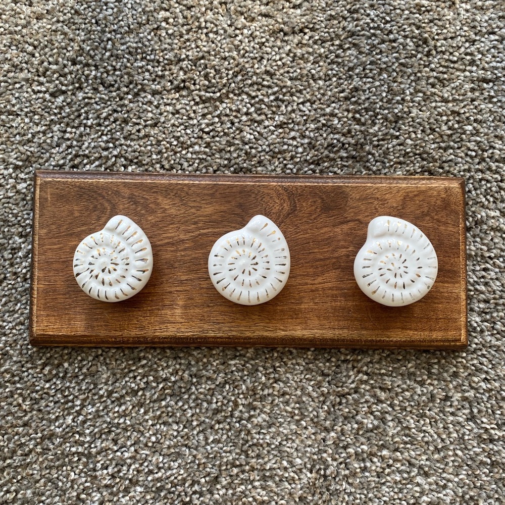 Wooden Wall Mount Shell Hooks/Coat Rack